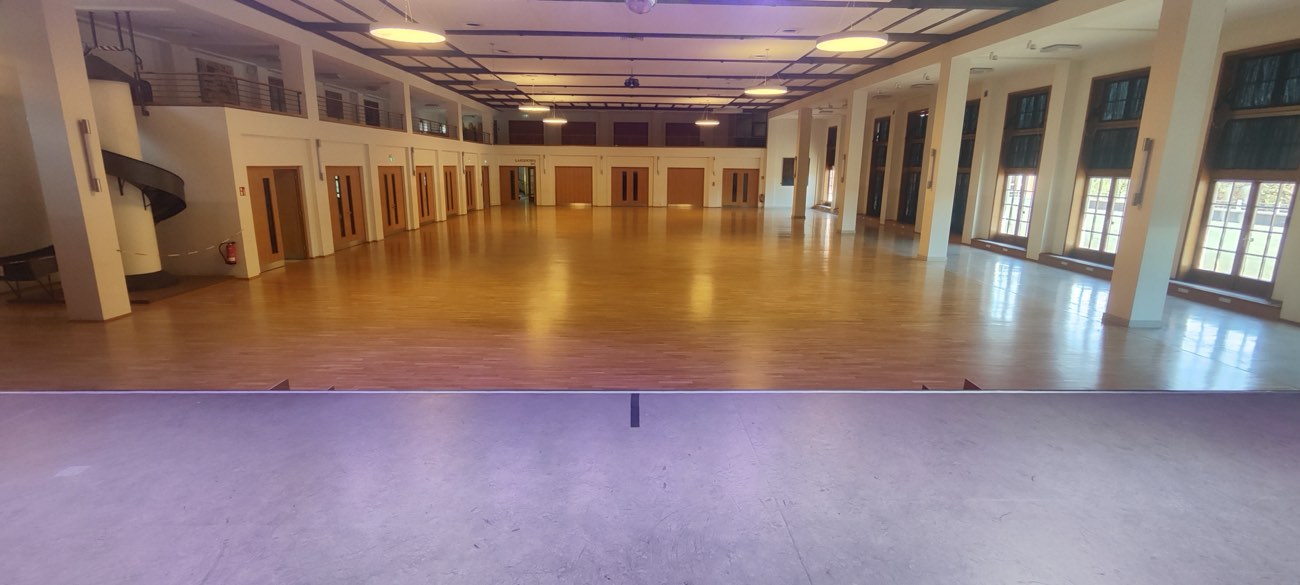Der Saal in ganzer Länge